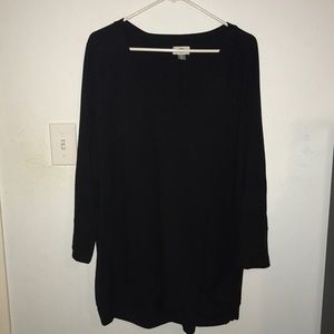 Black 3/4 sleeve - v neck tunic